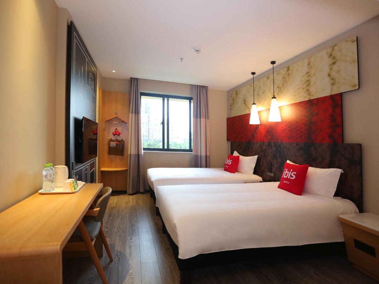 Ibis Haikou Injoy Plaza Hotel Exteriör bild