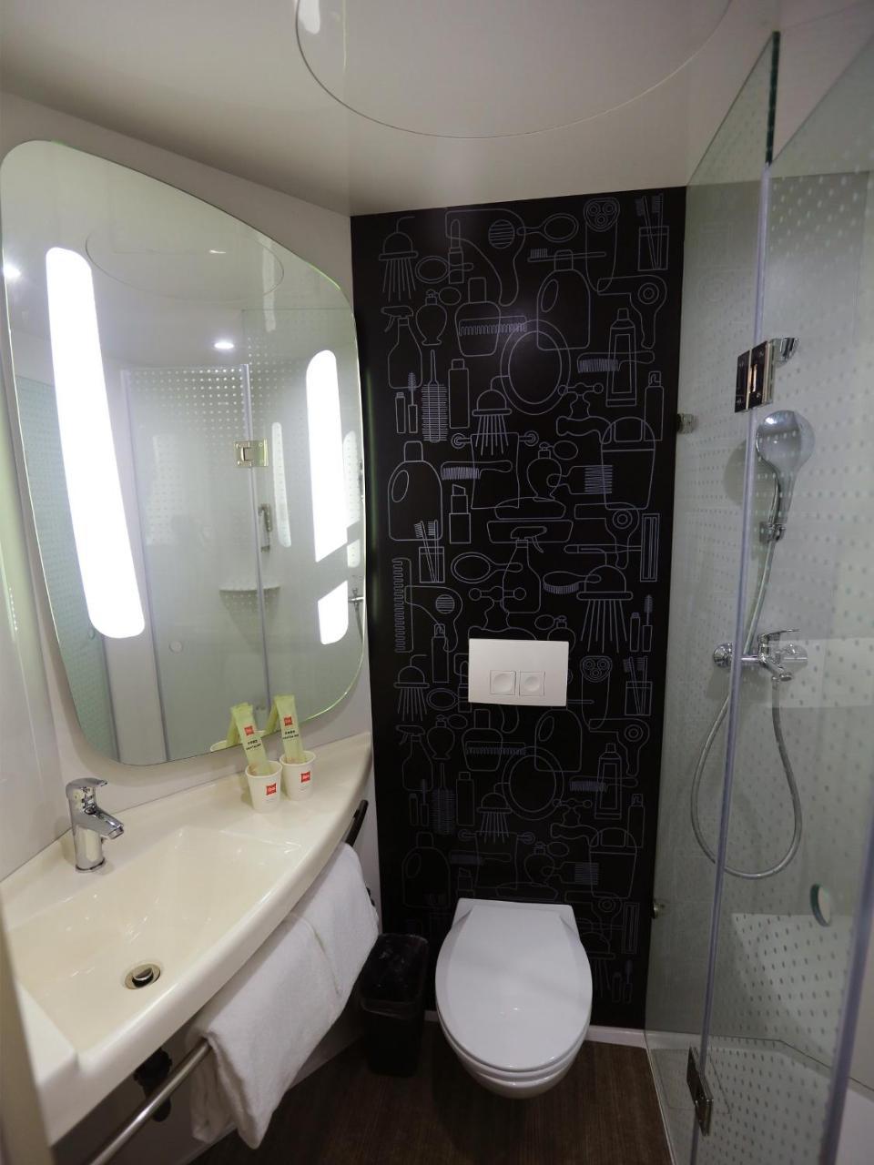 Ibis Haikou Injoy Plaza Hotel Exteriör bild