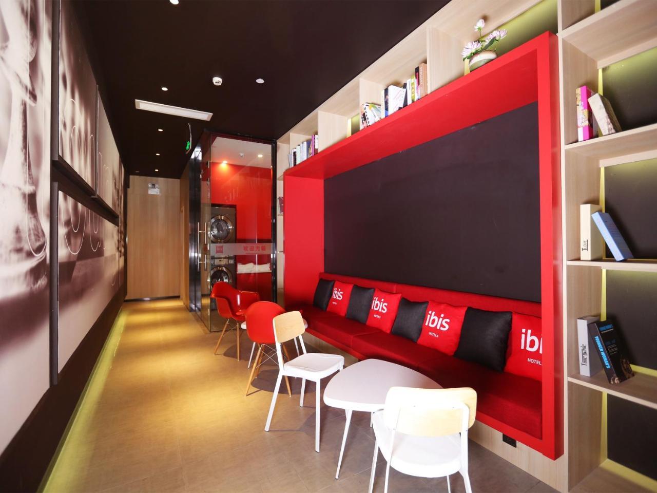 Ibis Haikou Injoy Plaza Hotel Exteriör bild